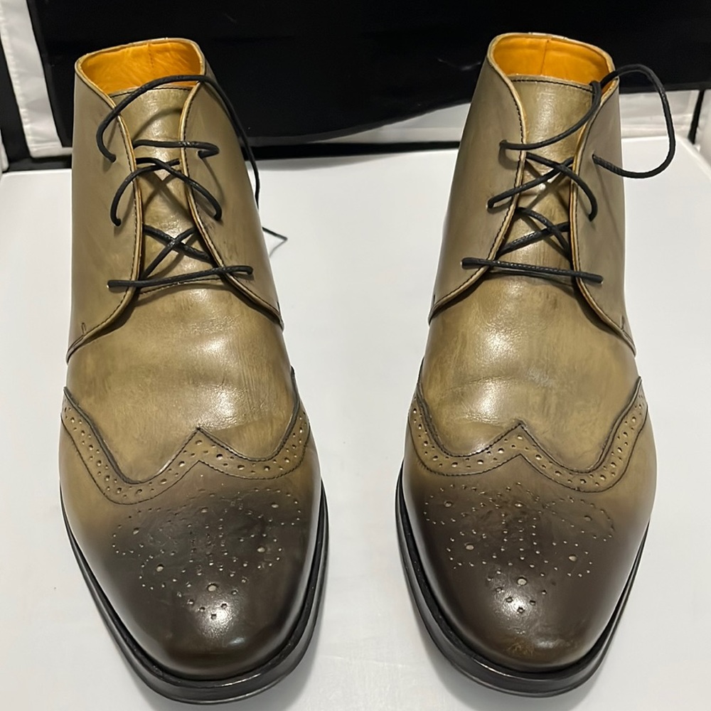 Undandy gently used 3/4 dress shoe 11.5